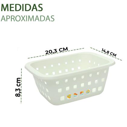 Imagem de 4 Cestos plásticos multiuso pequenos para armazenar maquiagens, prendedores de roupa, utensílios de banheiro e de cozinha.