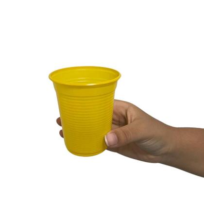 Imagem de 4 pacotes de Copo de 200ml Amarelo estriado PS Copaza com 50 unidades