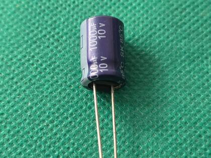 Imagem de 40x Capacitor Eletrolitico 1000uf/10v 85º 10x16mm Yageo