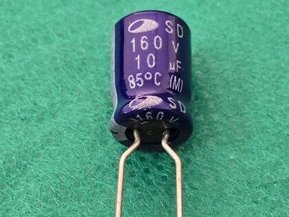 Imagem de 40x Capacitor Eletrolitico 10uf/160v 85 8x13mm Samwha