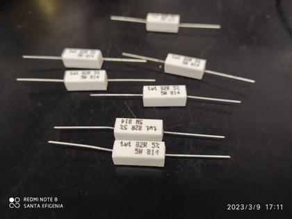 Imagem de 4x Resistor de Porcelana 82r 5w 5%