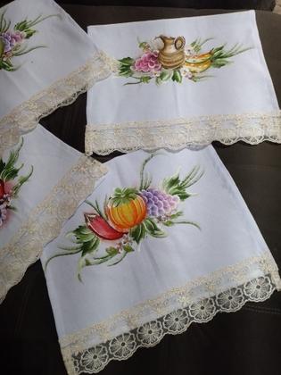 Imagem de 5 Panos De Prato Pintado a Mão Com Bordado Inglês Largo