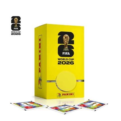 Imagem de 700 Figurinhas Panini da Copa do Mundo 2026 100 Envelopes com 7 Figurinhas Display