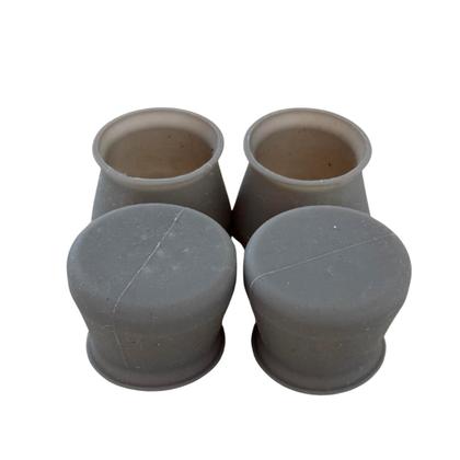 Imagem de 8 Ponteira Pé Cadeira Pvc Externa Cinza Discreto Não Arranha Protetor Móveis Sem Riscar Redondo e Quadrada