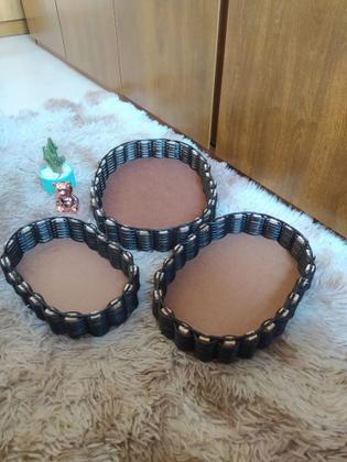 Imagem de 9 bandejas cesta cestinha para café pão de queijo pães doces P + M + G