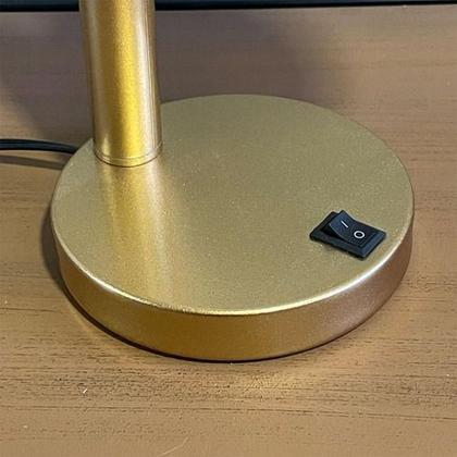 Imagem de Abajur De Mesa Inclinado Jabuticaba Com Globo Vidro 12cm com Lâmpada Branco frio Para Sala, quarto, cama e cabeceira