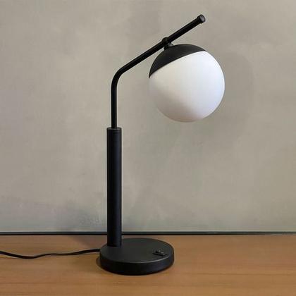 Imagem de Abajur De Mesa Inclinado Jabuticaba Com Globo Vidro 12cm com Lâmpada Branco frio Para Sala, quarto, cama e cabeceira