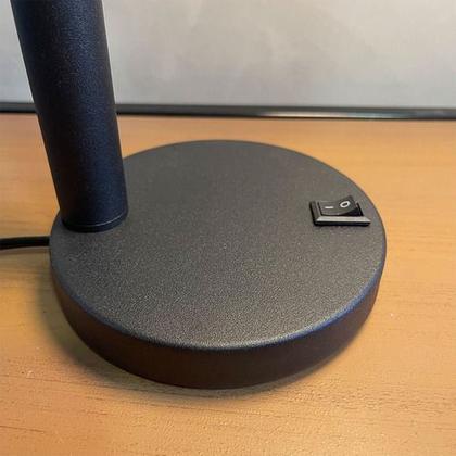 Imagem de Abajur Luminária De Mesa Inclinado Jabuticaba Preto Com Globo Vidro 12cm com Lâmpada Branco frio Para Sala, quarto, cama e cabeceira