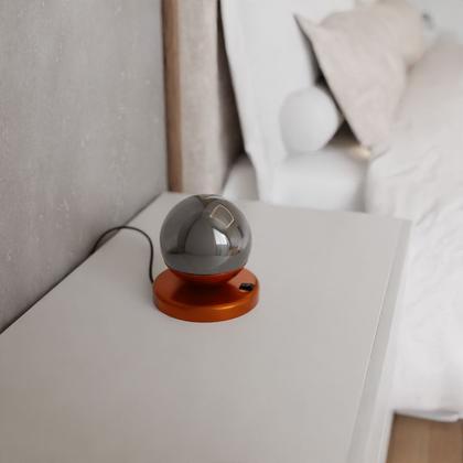 Imagem de Abajur luminaria de Mesa Moderno Dama Com Globo Rosca 10cm de Alumínio e Bivolt Para Cabeceira de Cama, Quarto ou Sala