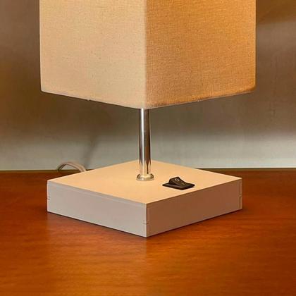 Imagem de Abajur Luminária de Mesa Quadrado Madeira MDF Com Interruptor e Cúpula Decoração Casa e Sala, Escritório e Quarto e cabeceira Cama.