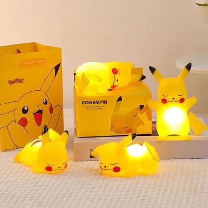 Imagem de Abajur Noturno Pikachu LED - Lâmpada de Mesa Macia para Quarto Infantil