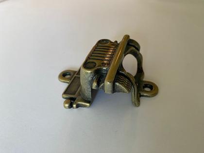 Imagem de Abridor de Garrafa Jeep Ouro Velho Zamac