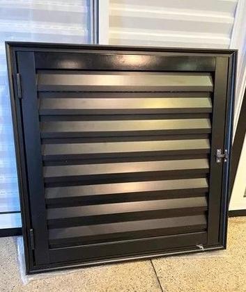 Imagem de Abrigo Alçapão de Alumínio Preto 100x80
