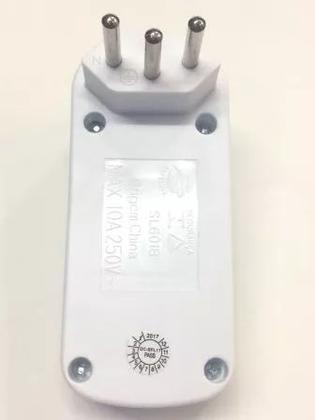 Imagem de Adaptador 2 Saídas 2P+T com 2 Portas USB Multilaser - Branco