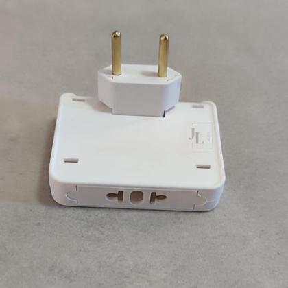 Imagem de Adaptador de Tomada Benjamin T Articulado Pino Plug 3 Entradas para Lugares Pequenos Bivolt 10A