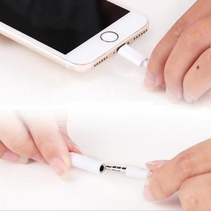 Imagem de Adaptador iPhone Fone P2 Cabo Auxiliar Compatível iPhone 11 12 13 14