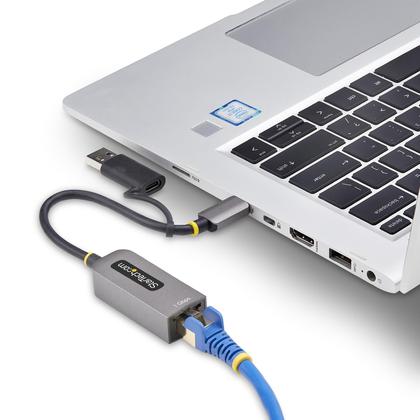 Imagem de Adaptador USB-C para Ethernet StarTech.com com dongle USB-A GbE