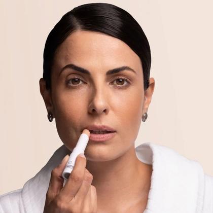 Imagem de Adcos Ultranutrição Labial Hidratante Anti-idade 3,2g 9893