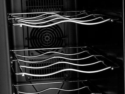 Imagem de Adega Climatizada Brastemp 12 Garrafas com Painel Touch All Black BZC12 B Preto