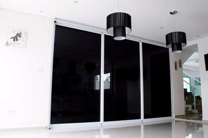 Imagem de Adesivo Blecaute Brilho Bloqueia Luz Janela Vidro 2m x 1m