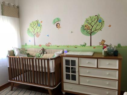 Imagem de Adesivo de Parede Infantil Bichos Brasileiros com tamanduá, mico leão, onça e árvores