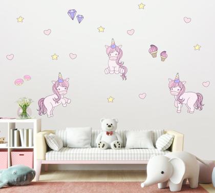 Imagem de Adesivo de Parede Infantil Unicórnios Fofos com sorvete, estrelas e corações
