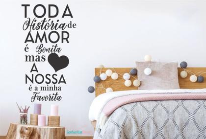 Imagem de adesivo de parede quarto de casal namoro frase amor