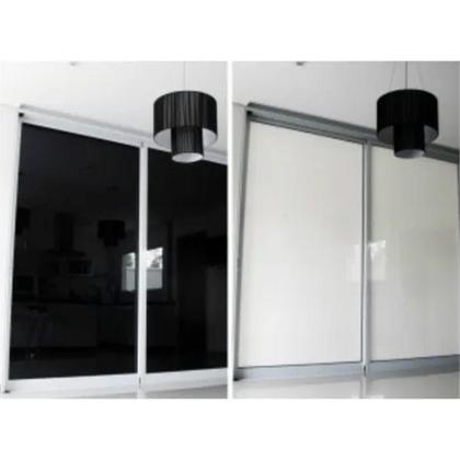 Imagem de Adesivo Papel Vinílico Preto e Branco Blackout Vinil P/ Envelopar Janela Porta Box Bloqueia Luz