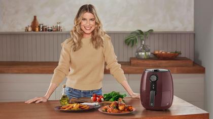 Imagem de AirFryer 4,6 Litros Electrolux Efficient por Rita Lobo (EAF16)