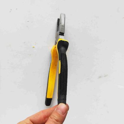 Imagem de Alicate Universal 8 Pol Cabo Emborrachado Aço Forte Carbono