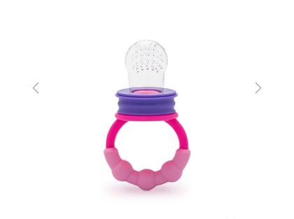 Imagem de Alimentador de Silicone com Tampa Protetora e Alça com bolinhas macias 6+ meses