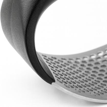 Imagem de Amassador de Alho Manual em Aço Inox com Cabo Plástico Preto Dia a Dia Triturador