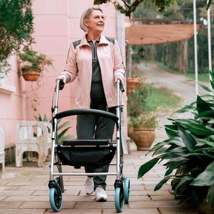 Imagem de Andador Idoso Adulto Dobrável C/ 4 Rodas Freio Assento Cesto