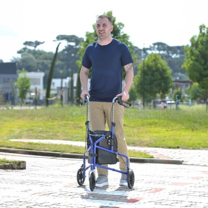 Imagem de Andador ortopédico dobrável para idoso 3 rodas d11 dellamed