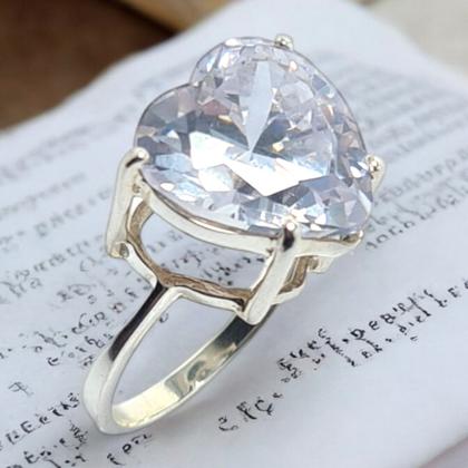 Imagem de Anel Coração com Zircônia Exclusivo em Alta Joalheria Prata  WG