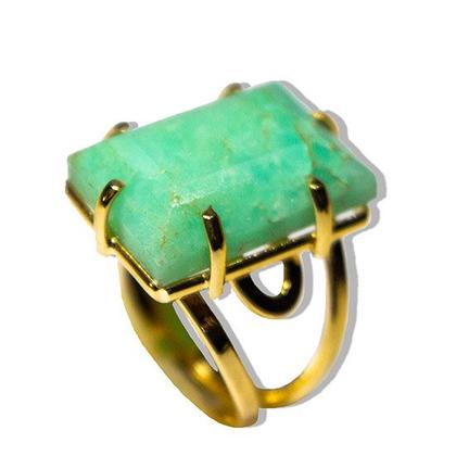 Imagem de Anel Crisoprásio Retangular Facetado na Garra Dourado