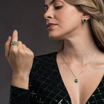 Imagem de Anel de Prata Coleção Queens Cristal Esmeralda 8x10 e Zircônias Brancas