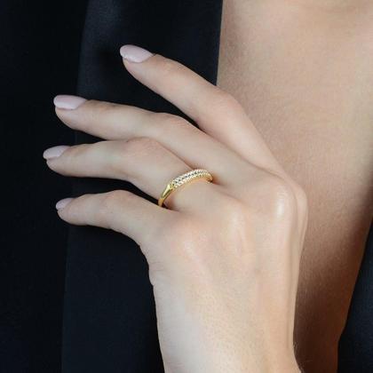 Imagem de Anel Dourado Aparador De Aliança Duplo Cravejado De Zircônia