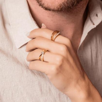 Imagem de Anel em Ouro 18K Curvas com Diamantes - AU13008