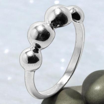 Imagem de Anel Feminino em Prata 950 com Esferas Elegantes Design Minimalista  WG
