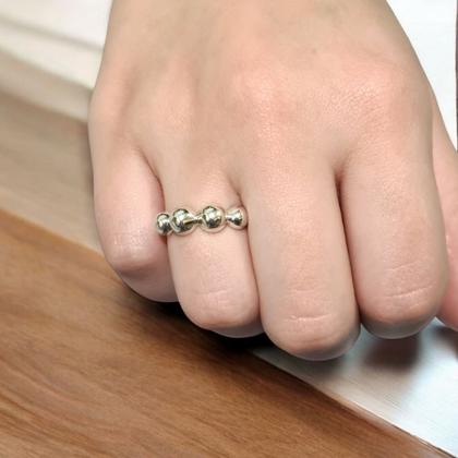 Imagem de Anel Feminino em Prata 950 com Esferas Elegantes Design Minimalista  WG