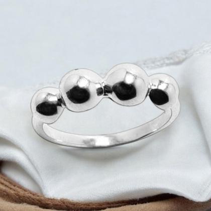 Imagem de Anel Feminino em Prata 950 com Esferas Elegantes Design Minimalista  WG