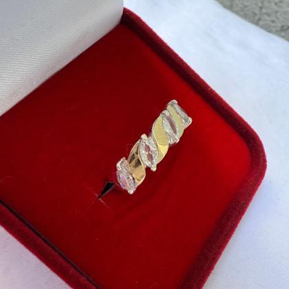 Imagem de Anel Meia Aliança Em Prata Zircônias e Aplique em Ouro 14 K