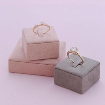 Imagem de Anel Prata c/ Ouro 18K Solitário 2mm com Zircônia Branca 4mm