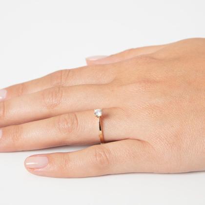 Imagem de Anel Solitário feminino ouro puro com Zircônia 10k A406