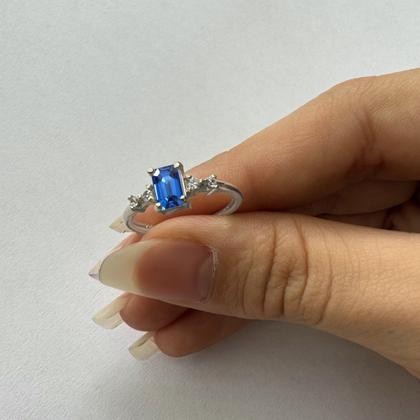 Imagem de Anel Viena Retangular Pura Prata 925 - Safira