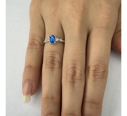 Imagem de Anel Viena Retangular Pura Prata 925 - Safira