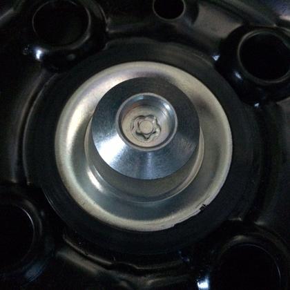 Imagem de Anti Furto Trava P/ Estepe Corolla /2019 Mcgard  Tr08165