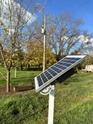 Imagem de Aparelho De Cerca Rural Mod 100k Com Placa Solar E Bateria