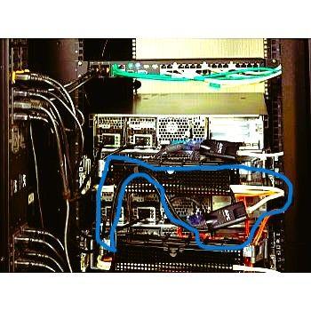 Imagem de Apc kvm 2g server module usb.